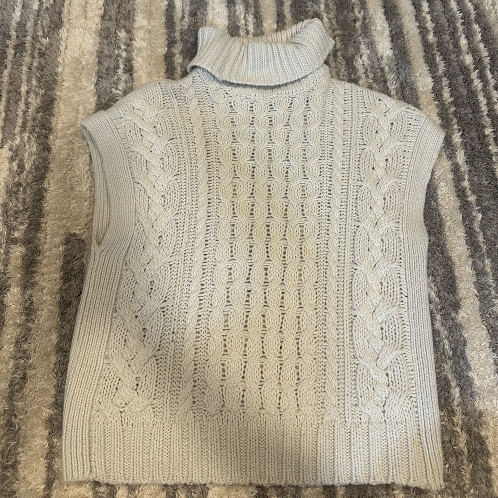 Sweater vest